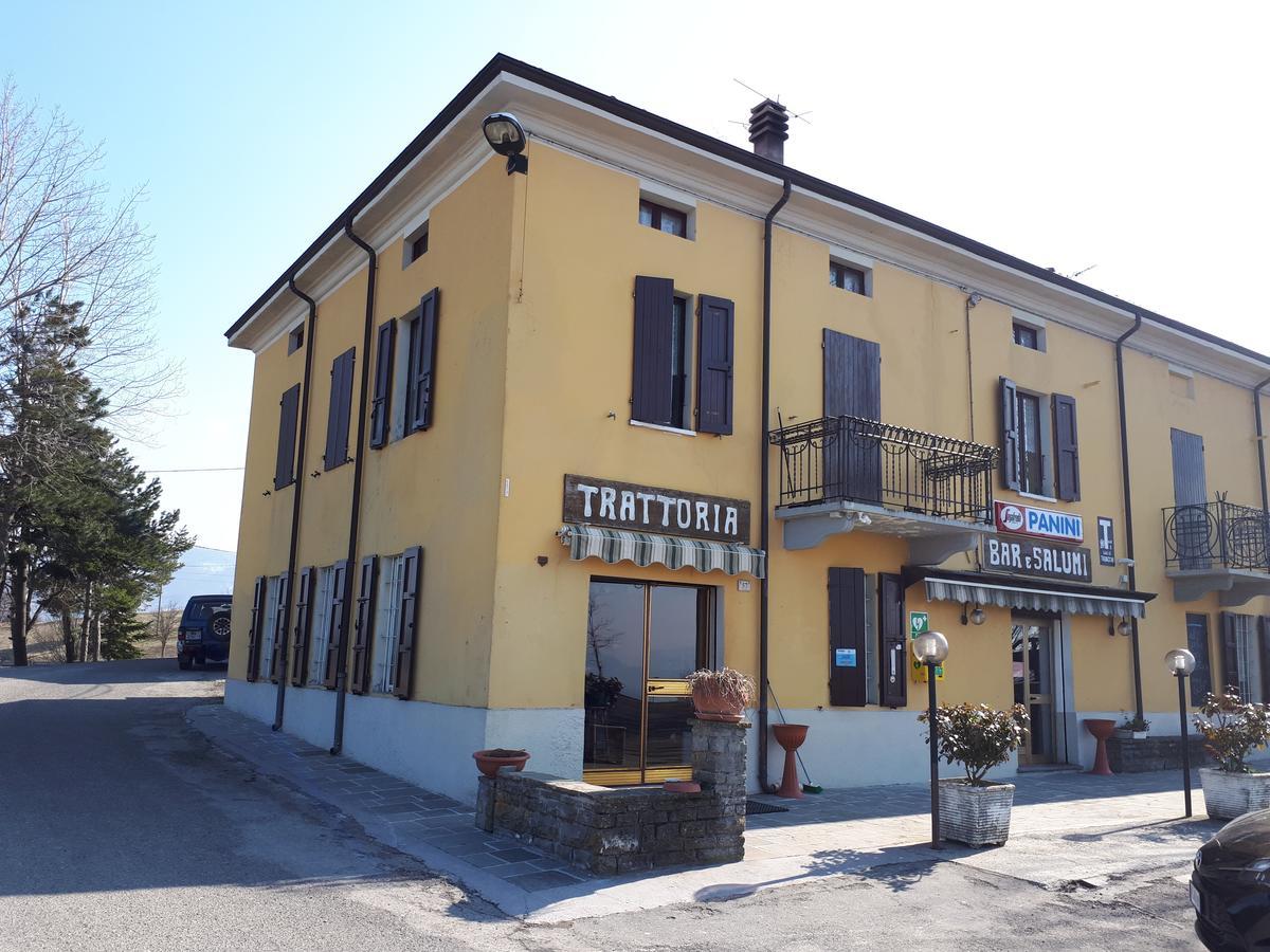 Trattoria Cattani Hotell Medesano Exteriör bild